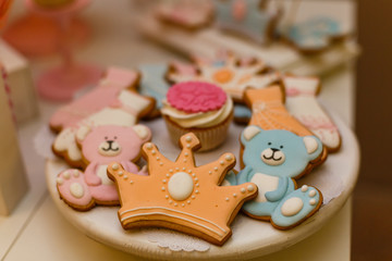 Fototapeta na wymiar Sugar gingerbread cookies on white background , crown shaped