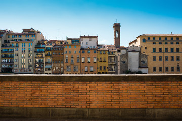 Veduta dei palazzi sui Lungarni di Firenze, italia