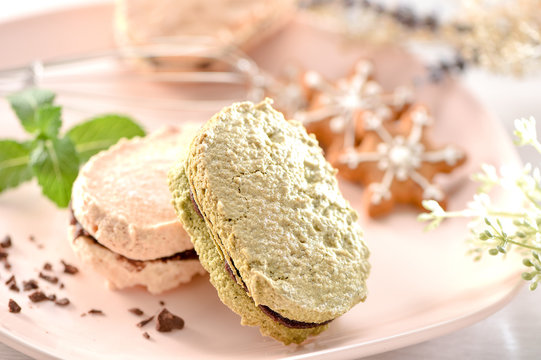 Matcha dacquoise (French pronunciation) is a dessert cake made 

with layers of almond and hazelnut meringue and whipped cream or buttercream.