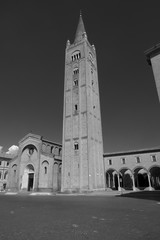 Obraz premium Forli (Italy): Aurelio Saffi square with church of San Mercuriale