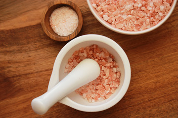 rose salt himalayan  on bowl