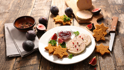 foie gras,gingerbread and jelly fig © M.studio