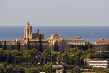 Obraz premium Tarragona cathedral against Medirranean sea