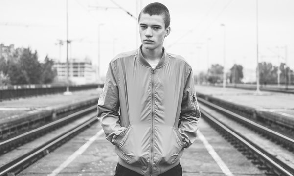 "Sweet sixteen"/Young skin/punk adolescent at suburbs/ghetto