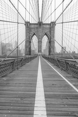Naklejka premium Brooklyn Bridge Foggy Morning