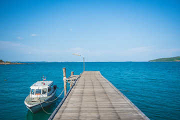 Naklejka premium Blue sky and sea