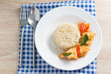 stir fried chicken whit basil on rice