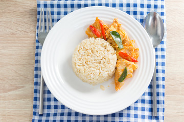 stir fried chicken whit basil on rice