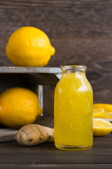 Home remedy for colds from lemon, honey and ginger