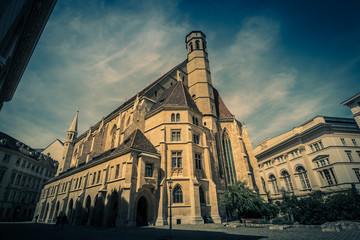 Minoritenplatz in Wien an einem Sommertag