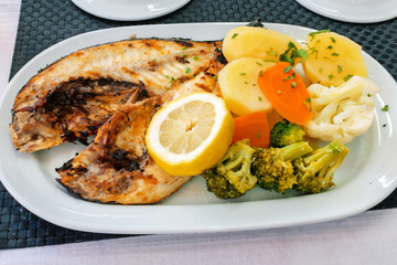 dorade grillée et ses légumes