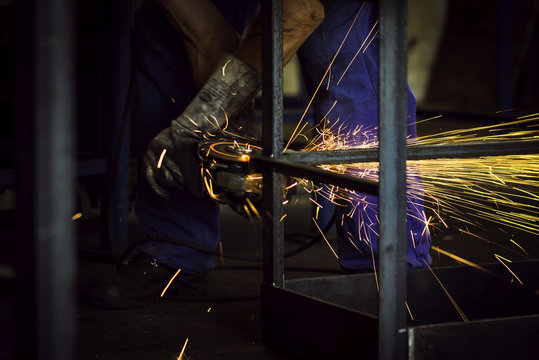 Schleifen und schwei&szlig;en Handwerk Metallbau