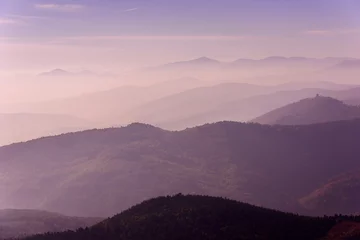 Fototapete Hügel Landschaft des schönen Schwarzwaldes, Deutschland. Silhouette der Hügel in der Nähe von Elsass, Frankreich.