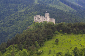 Fototapeta na wymiar medieval castle Strecno, Slovakia