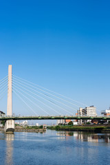 青空と高浜橋