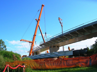 Bridge construction crane