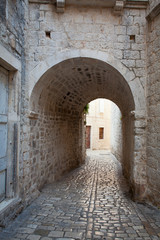 Fototapeta na wymiar street of old Croatian town Trogir