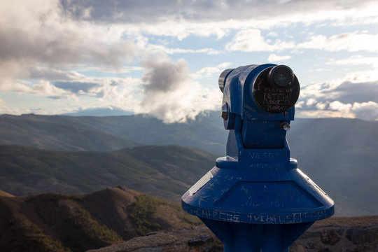 Catalejo en las monta&ntilde;as