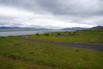 Landschaft am Hvalfj&ouml;r&eth;ur (Walfjord) in Islands S&uuml;d-Westen