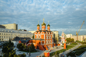 Obraz premium Znamensky Cathedral, Zaryadie Park, Moscow
