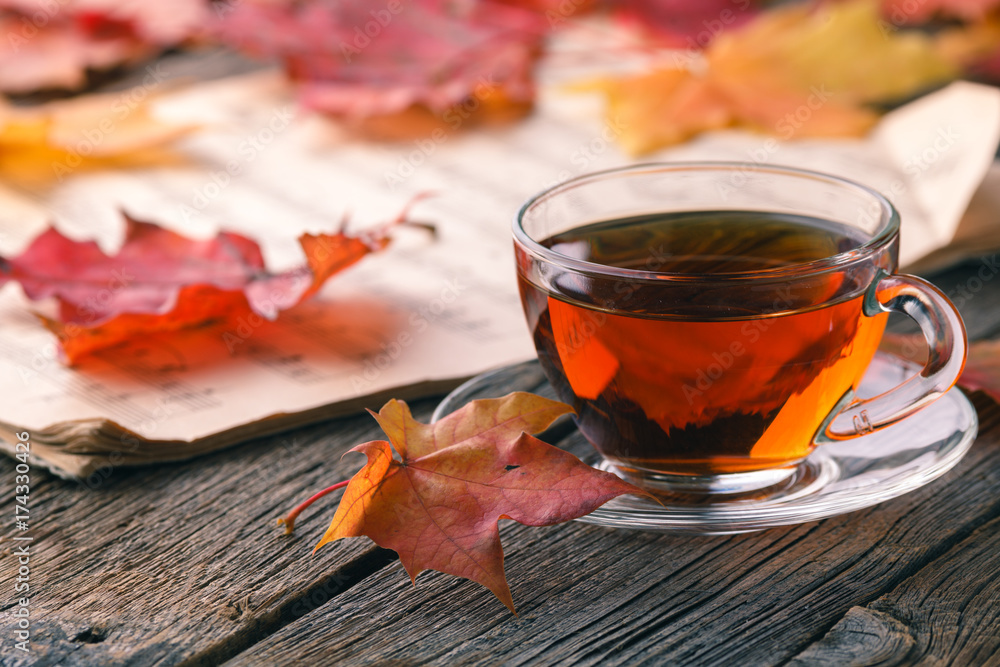 Canvas Prints autumn maple leaves on rustic table