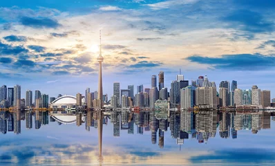 Fotobehang De skyline van Toronto vanaf het meer van Ontario © eskystudio