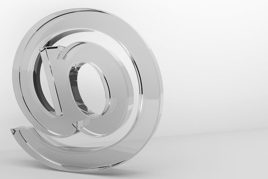 Gro&szlig;es Web Zeichen aus einfachem Glas