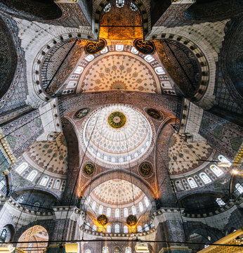 Interior of Yeni Cami&nbsp;New Mosque,&nbsp;Istanbul, Turkey