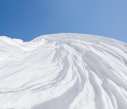 Snow cornice
