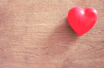 Obraz na płótnie Canvas love hart story board on wooden background for copy space