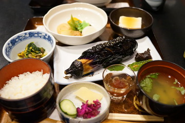 精進料理　高野山　ベジタリアン　食事　和食　マクロビ　菜食　茄子