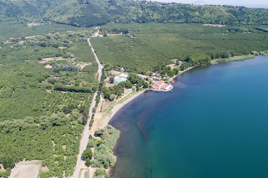 Vista aerea del lago di Vico a Viterbo