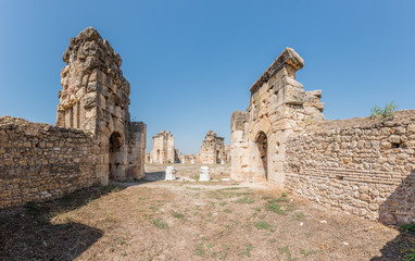 Fototapeta na wymiar Panoramic high resolution view of Martyrion of Saint Philip, ancient ruins in Hierapolis, Pamukkale, Turkey. UNESCO World Heritage.