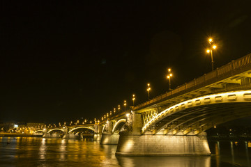 Fototapeta na wymiar Margaret Bridge by night in Budapest
