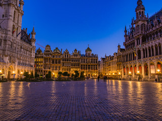 Fototapeta na wymiar Early morning view of the Grand Place in Brussels, Belgium.