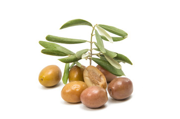olives with leaves