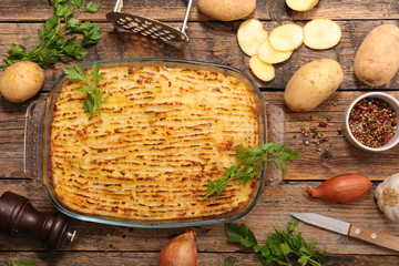 baked mashed potato with meat