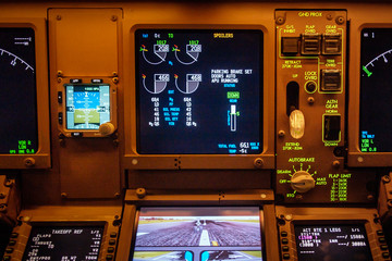 Boeing 777 instrument panel cockpit displays