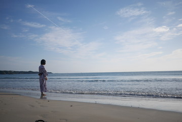 浜辺に浴衣