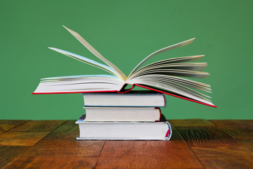 BÜCHER