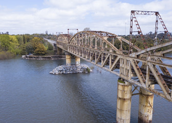 Puente de tren en Chillán, Chile