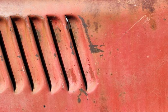 D&eacute;tail d'a&eacute;ration de tracteur rouge