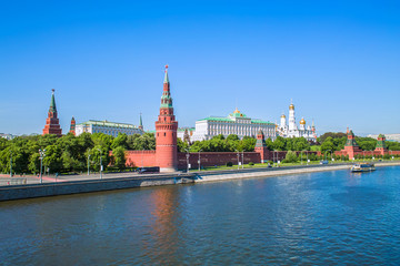 Obraz premium View of Moscow Kremlin walls and Moskva river, Russia.