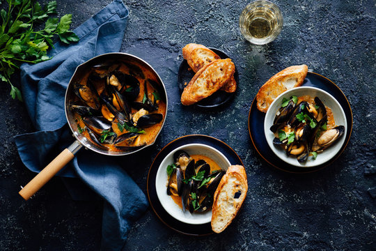 Mussels in curry sauce 