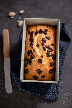 Coconut and almond plumcake