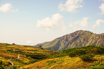 Obraz premium 北アルプス山脈の絶景 紅葉シーズン 富山県立山町 天狗平