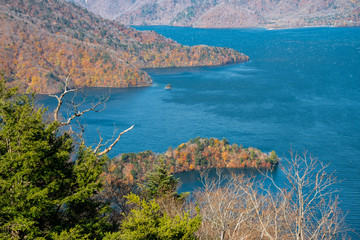 Obraz premium Lake Chuzenji in autumn season, Nikko, Japan.