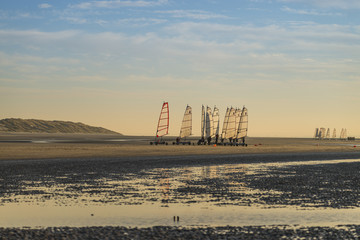 Chars-à-voile sur la plage de Quend-Plage