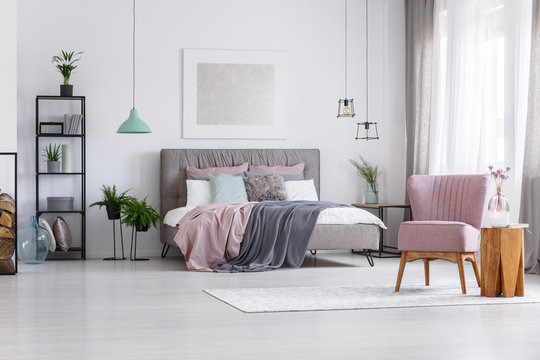 Woman bedroom with pastel accents