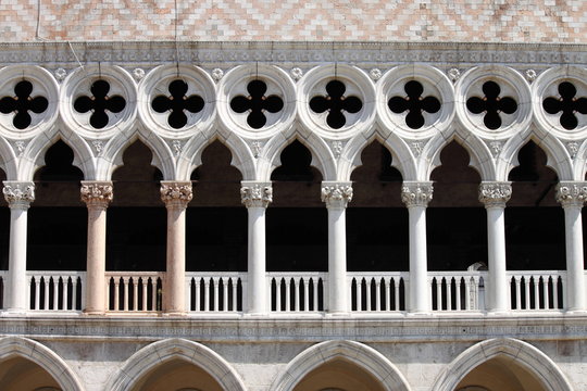Fototapeta Arches of Doge Palace in Venice, Italy